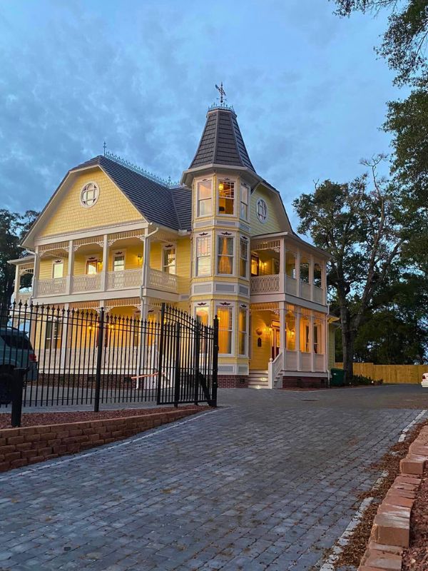 Sunbright Inn Receives Scenic Walton Design Excellence Award | Scenic ...