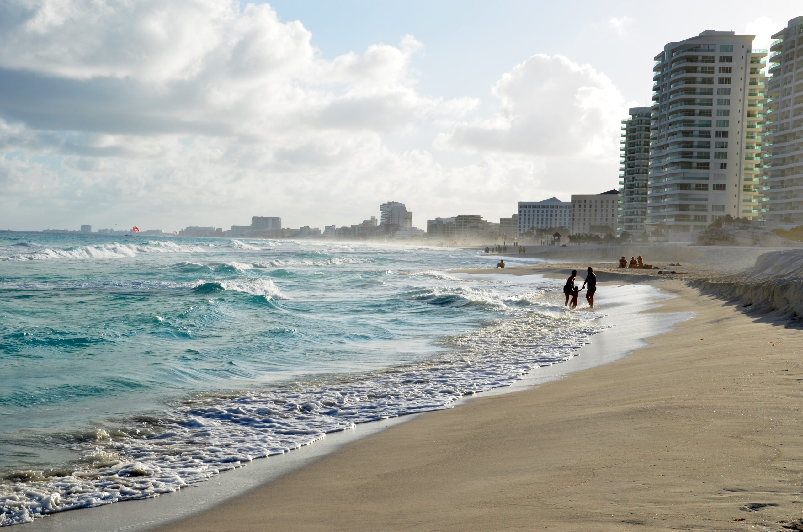 What The Urban Clean-Up Campaign in Cancún Reveals About Outdoor Advertising
